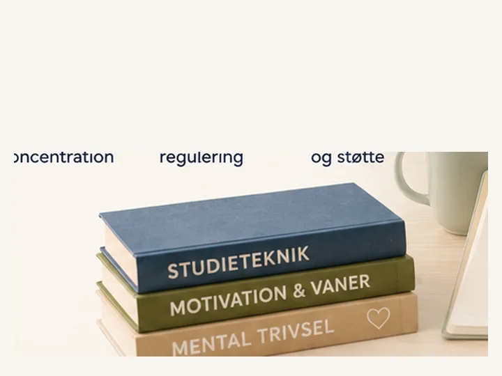 Bøger om studieteknik, motivation og mental trivsel på et organiseret skrivebord